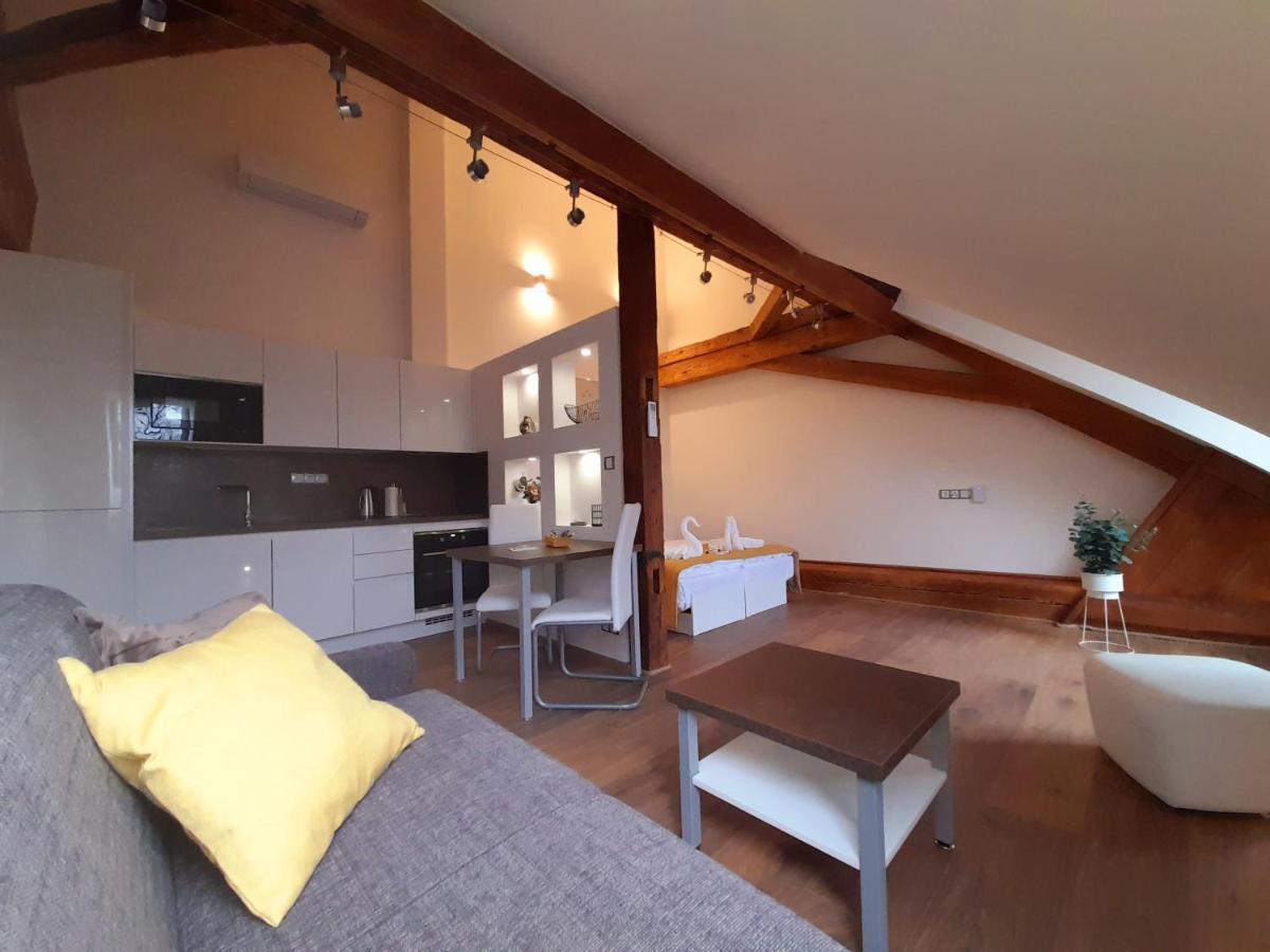 Residence Mariánská Ceske Budejovice Esterno foto