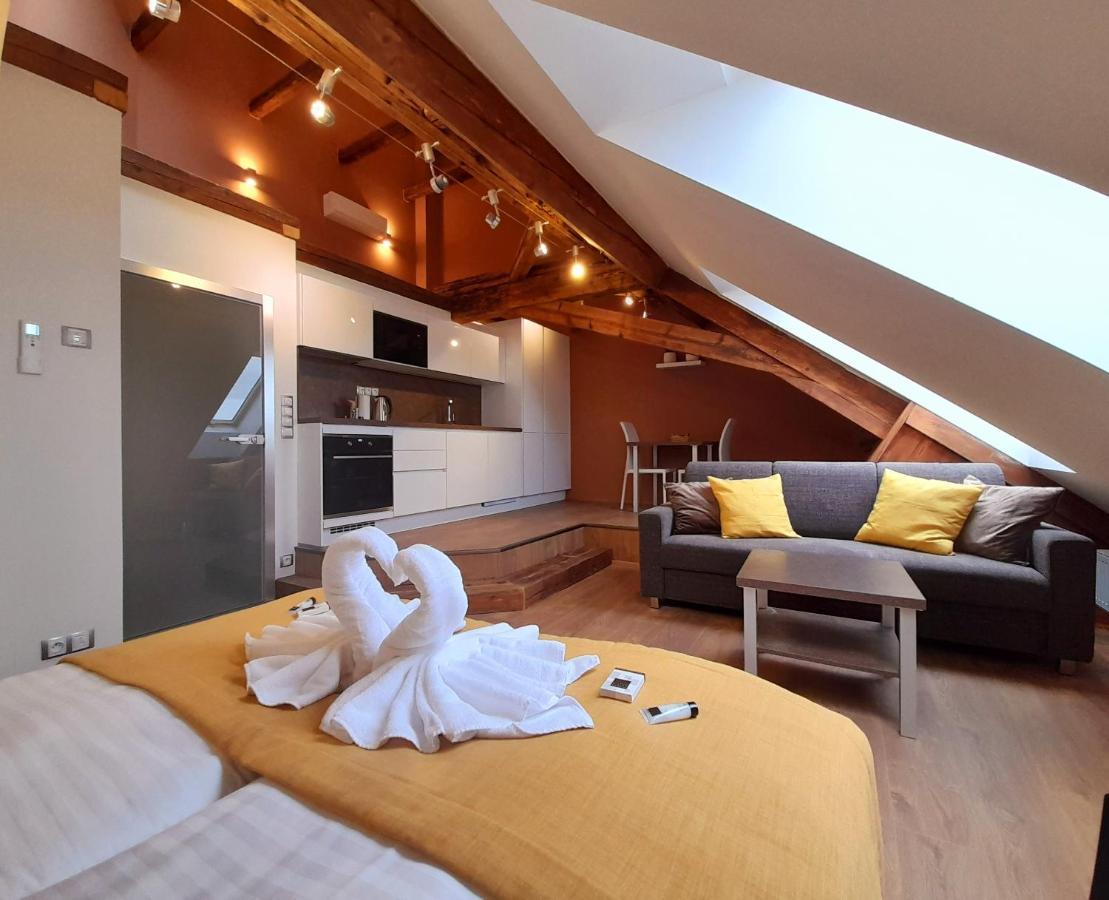 Residence Mariánská Ceske Budejovice Esterno foto