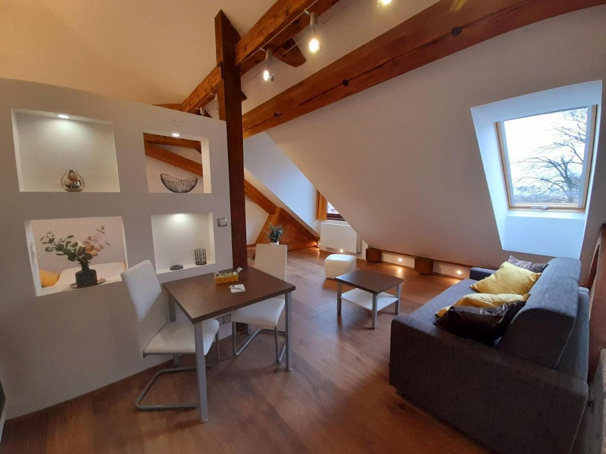 Residence Mariánská Ceske Budejovice Esterno foto