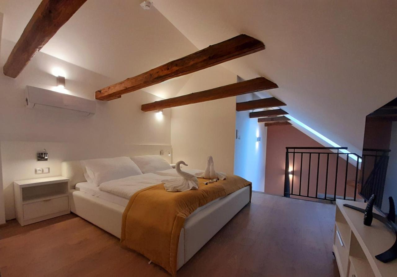 Residence Mariánská Ceske Budejovice Esterno foto