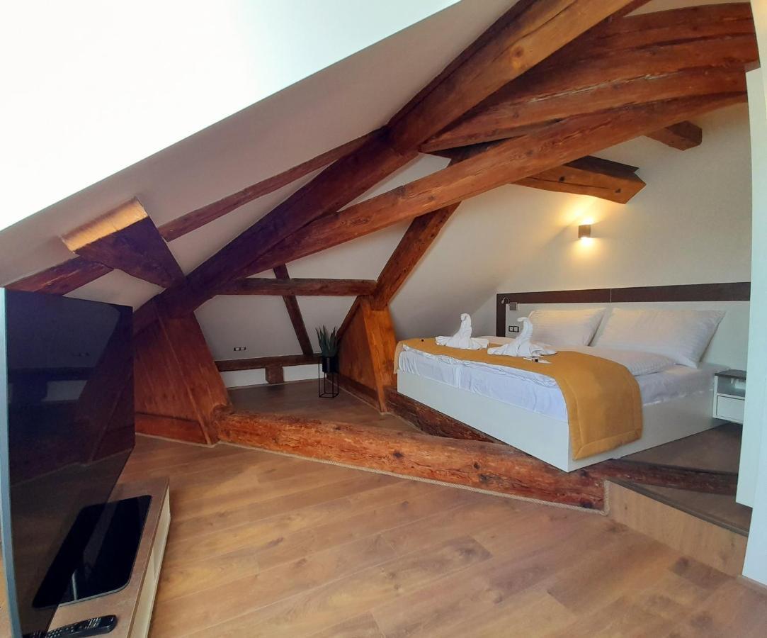 Residence Mariánská Ceske Budejovice Esterno foto