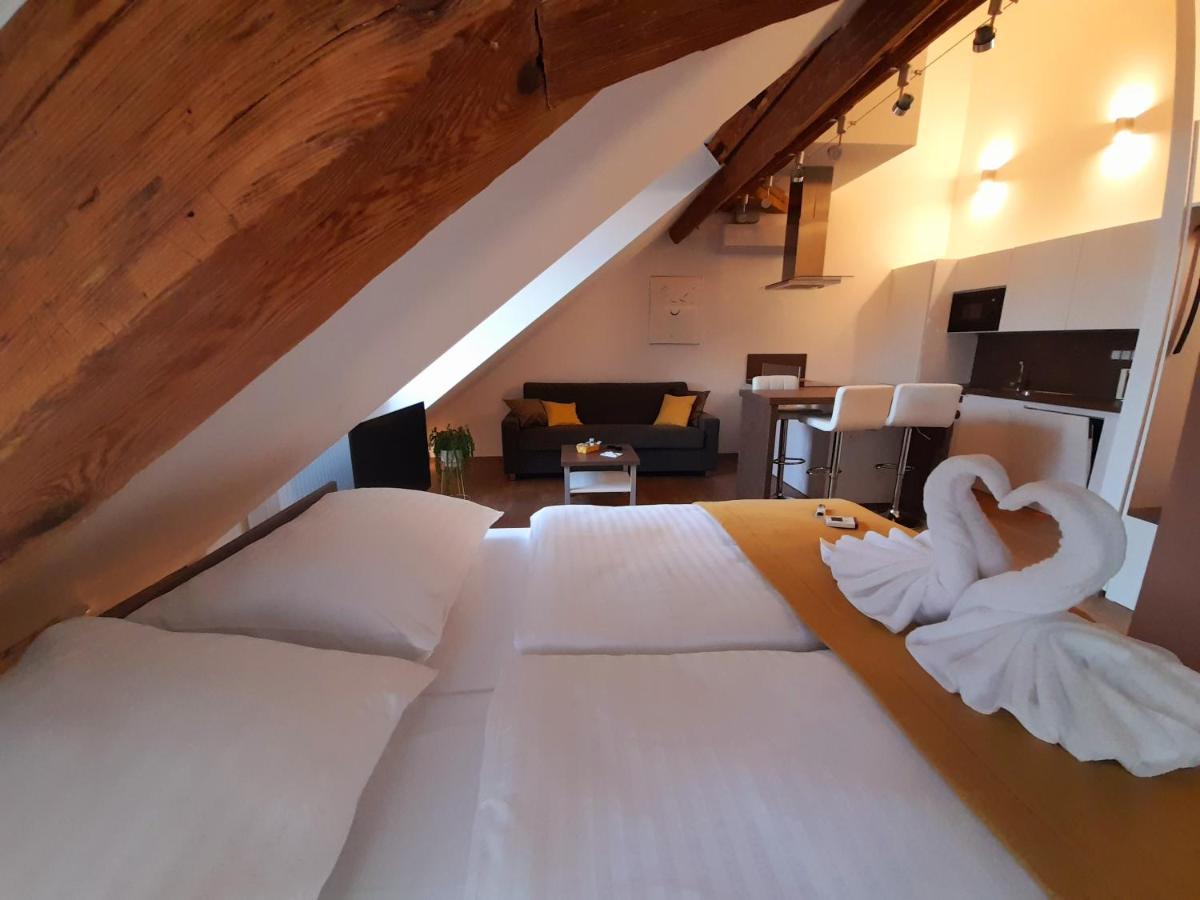 Residence Mariánská Ceske Budejovice Esterno foto