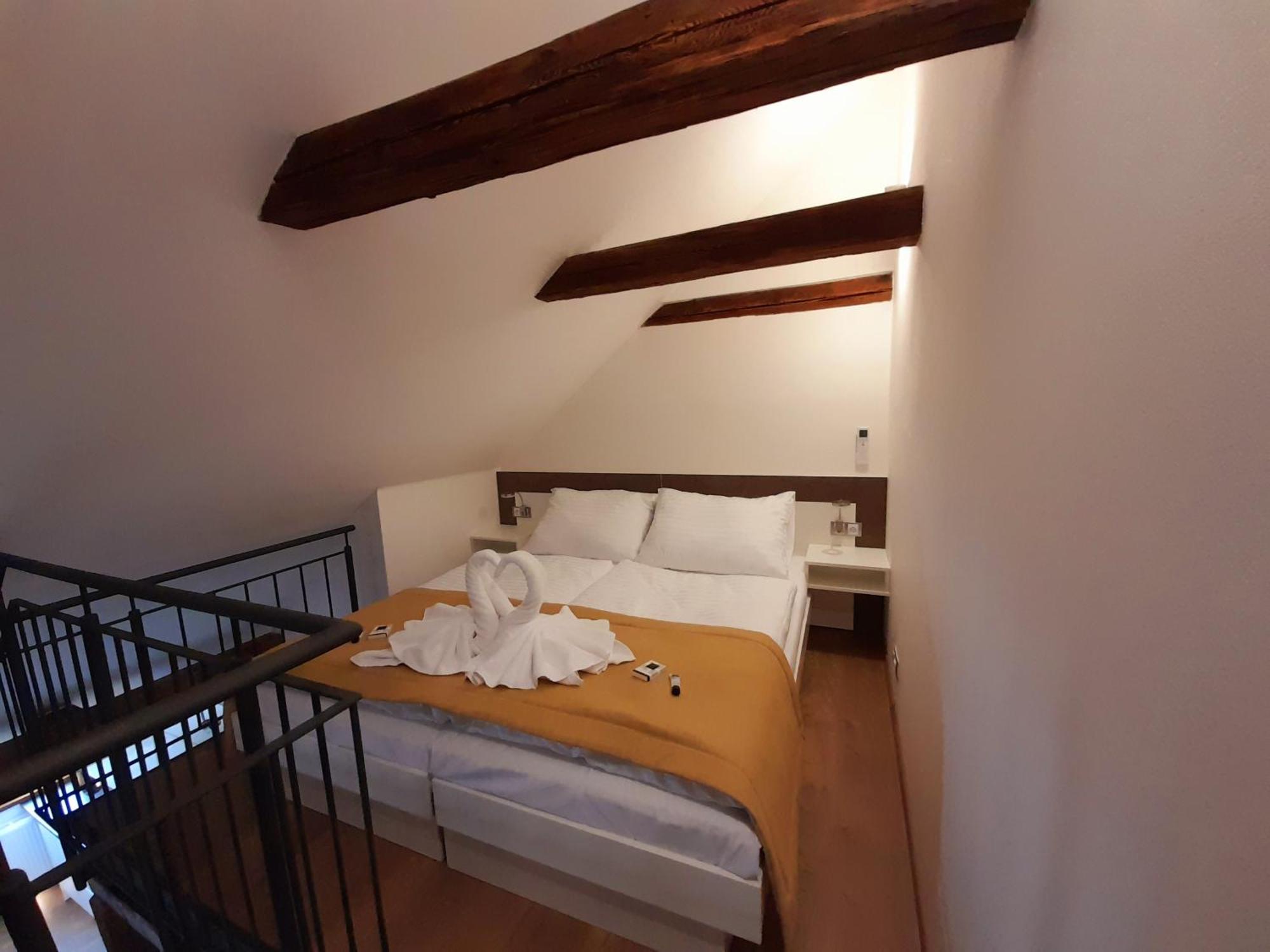 Residence Mariánská Ceske Budejovice Esterno foto
